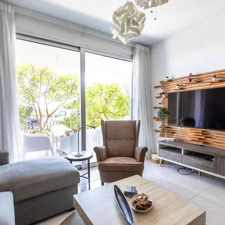 Apartamento Lemon Tree 1-br With Terrace & Pool In Livadia