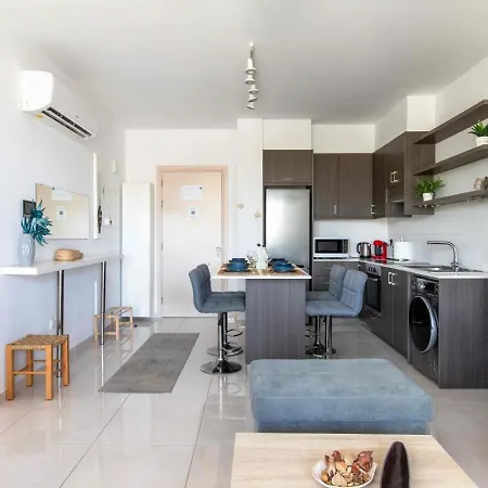 Lemon Tree 1-br With Terrace & Pool In Livadia Apartamento