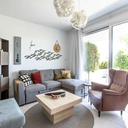 Lemon Tree 1-br With Terrace & Pool In Livadia Apartamento *