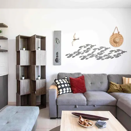 Lemon Tree 1-br With Terrace & Pool In Livadia Apartamento