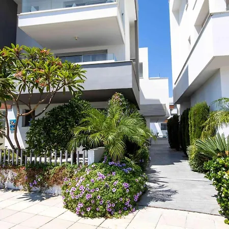 Lemon Tree 1-br With Terrace & Pool In Livadia Lárnaca