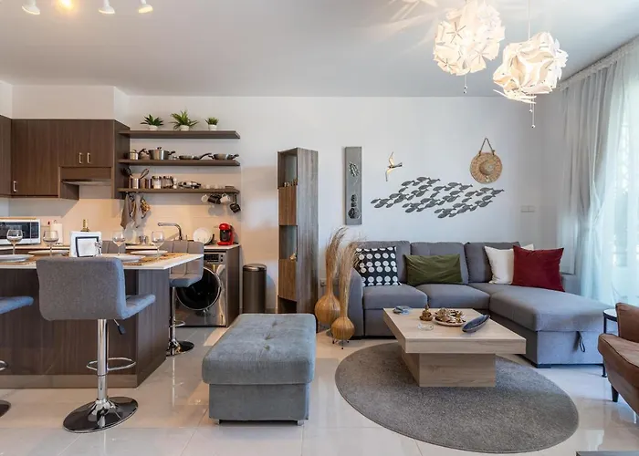 Lemon Tree 1-br With Terrace & Pool In Livadia Appartement *