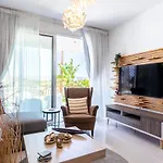 Apartament Lemon Tree 1-br With Terrace & Pool In Livadia *